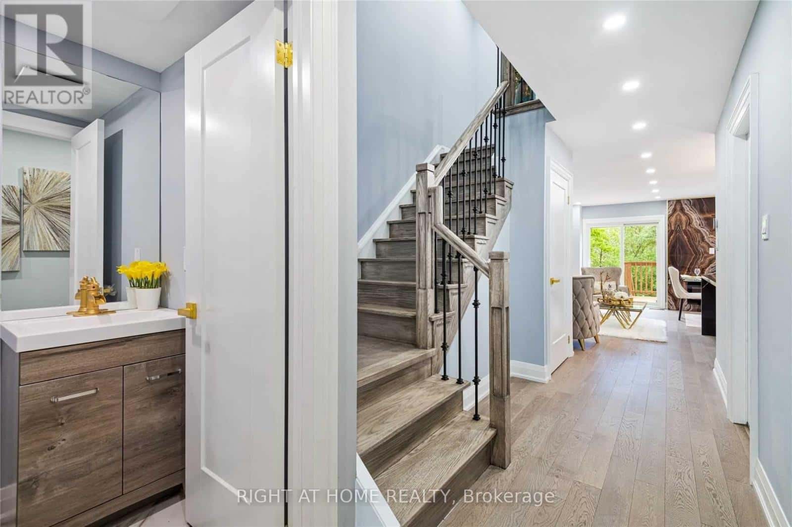 11 MICHAEL DRIVE — Richmond Hill (North Richvale), Ontario - Photo 4 of 38