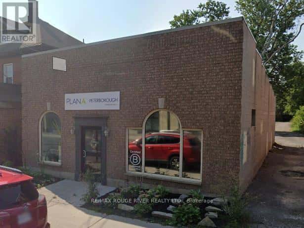 269 CHARLOTTE STREET — Peterborough (Town Ward 3), Ontario - Photo 3 of 20