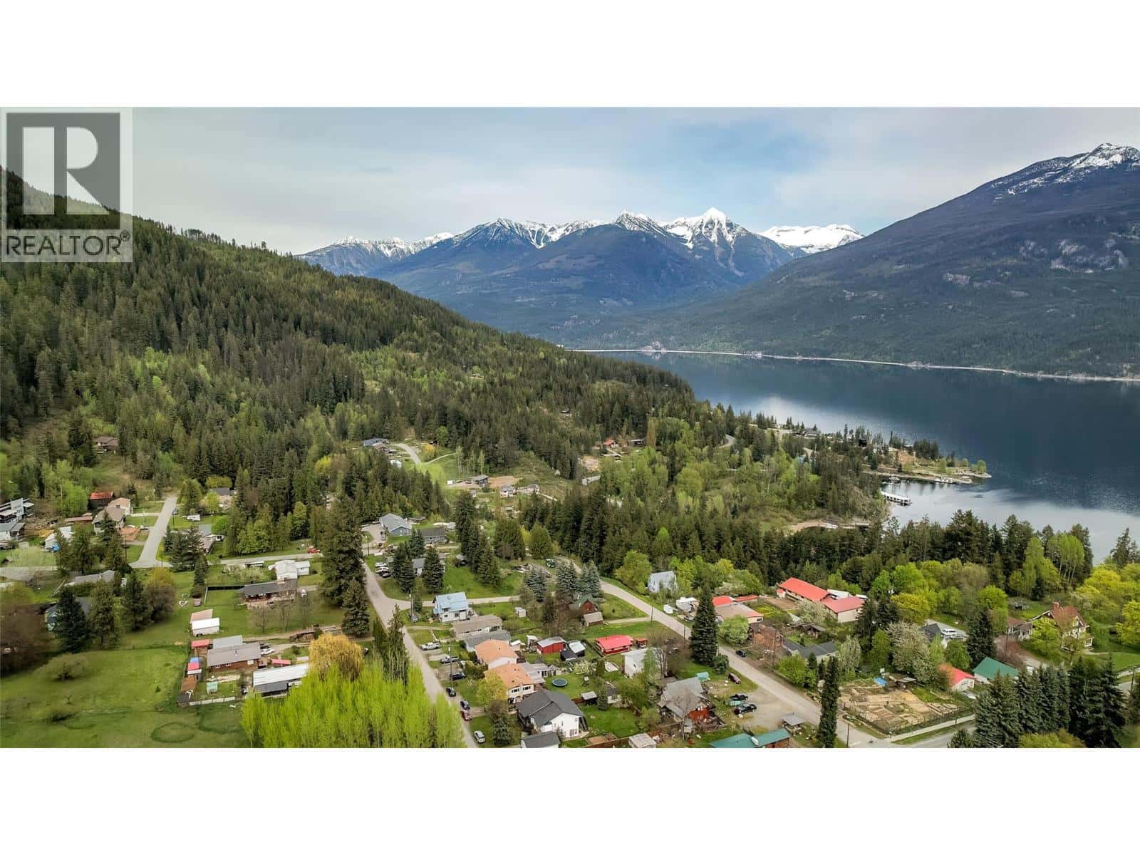 127 8th Street N — Kaslo, British Columbia - Photo 2 of 57