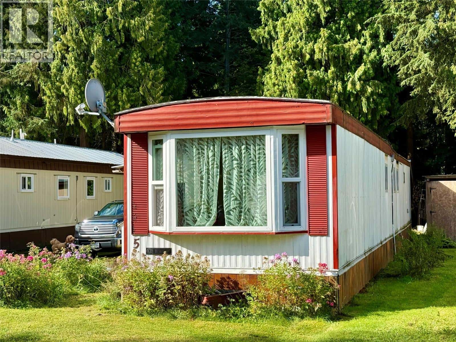 469 Main Street Unit# 5 — Sicamous, British Columbia - Photo 2 of 20