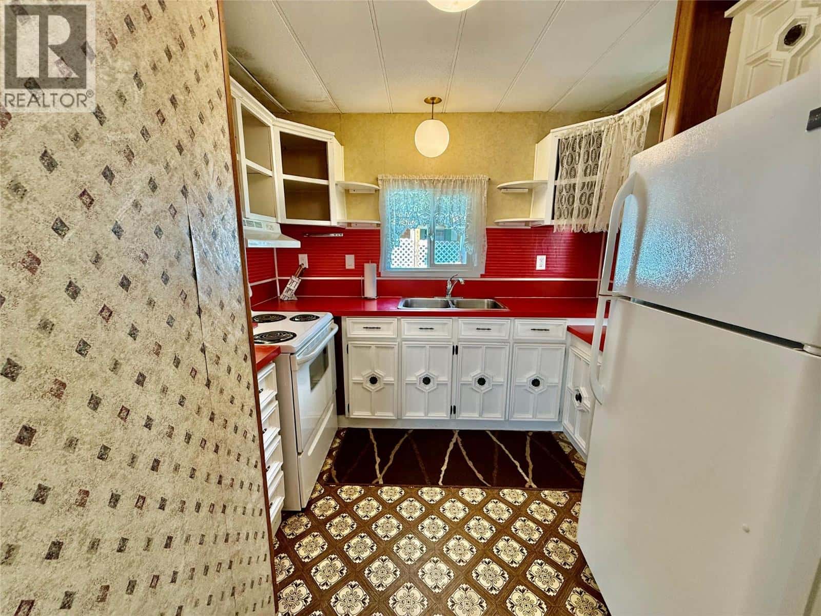 469 Main Street Unit# 5 — Sicamous, British Columbia - Photo 4 of 20