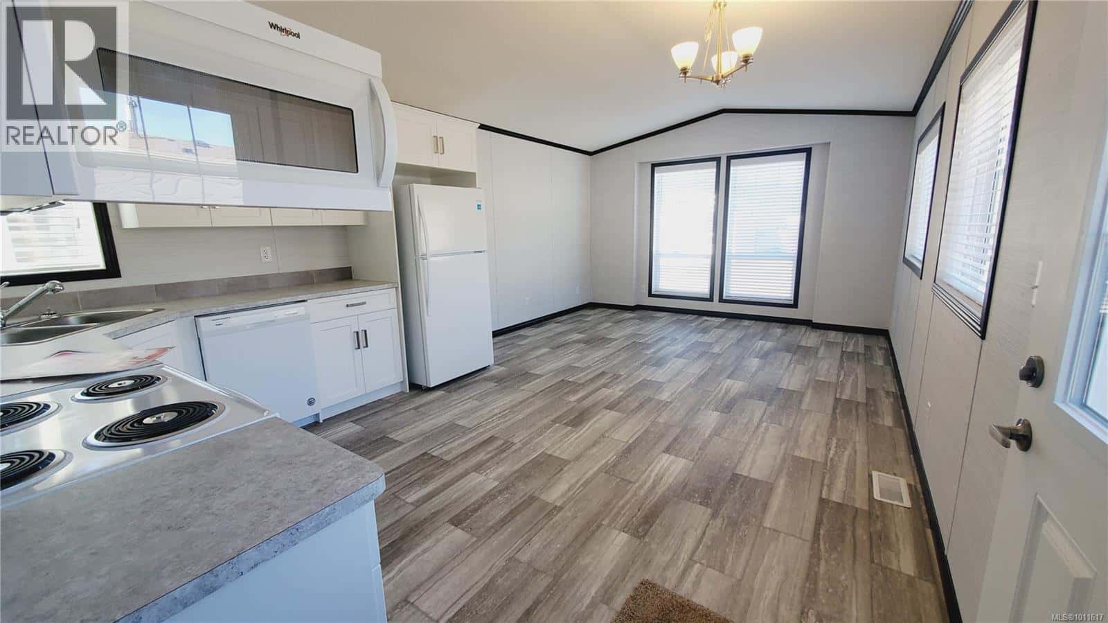 61 1720 Whibley Rd — Errington, British Columbia - Photo 3 of 31