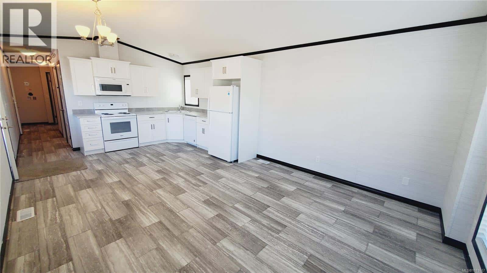 61 1720 Whibley Rd — Errington, British Columbia - Photo 4 of 31