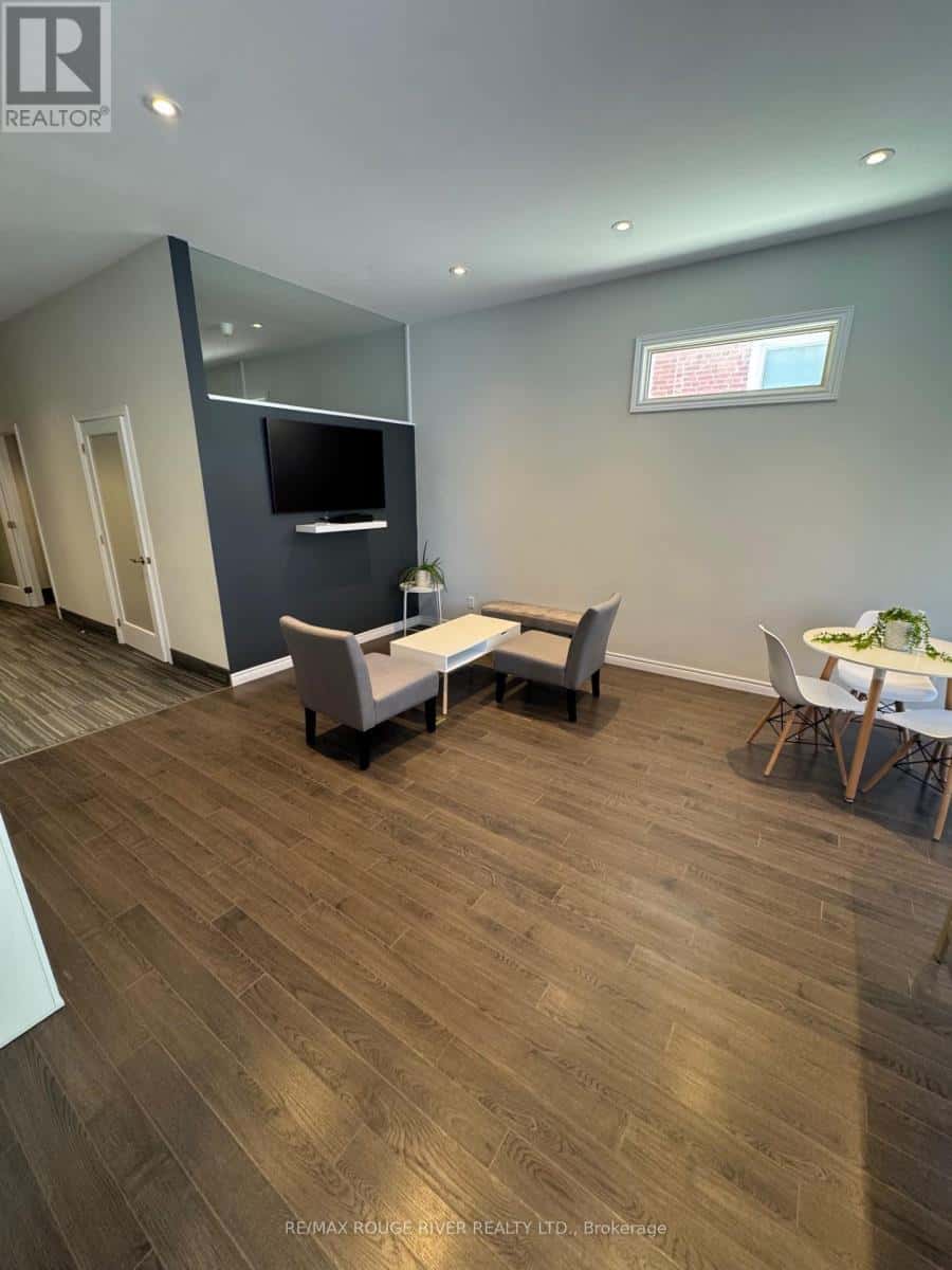 269 CHARLOTTE STREET — Peterborough (Town Ward 3), Ontario - Photo 4 of 20