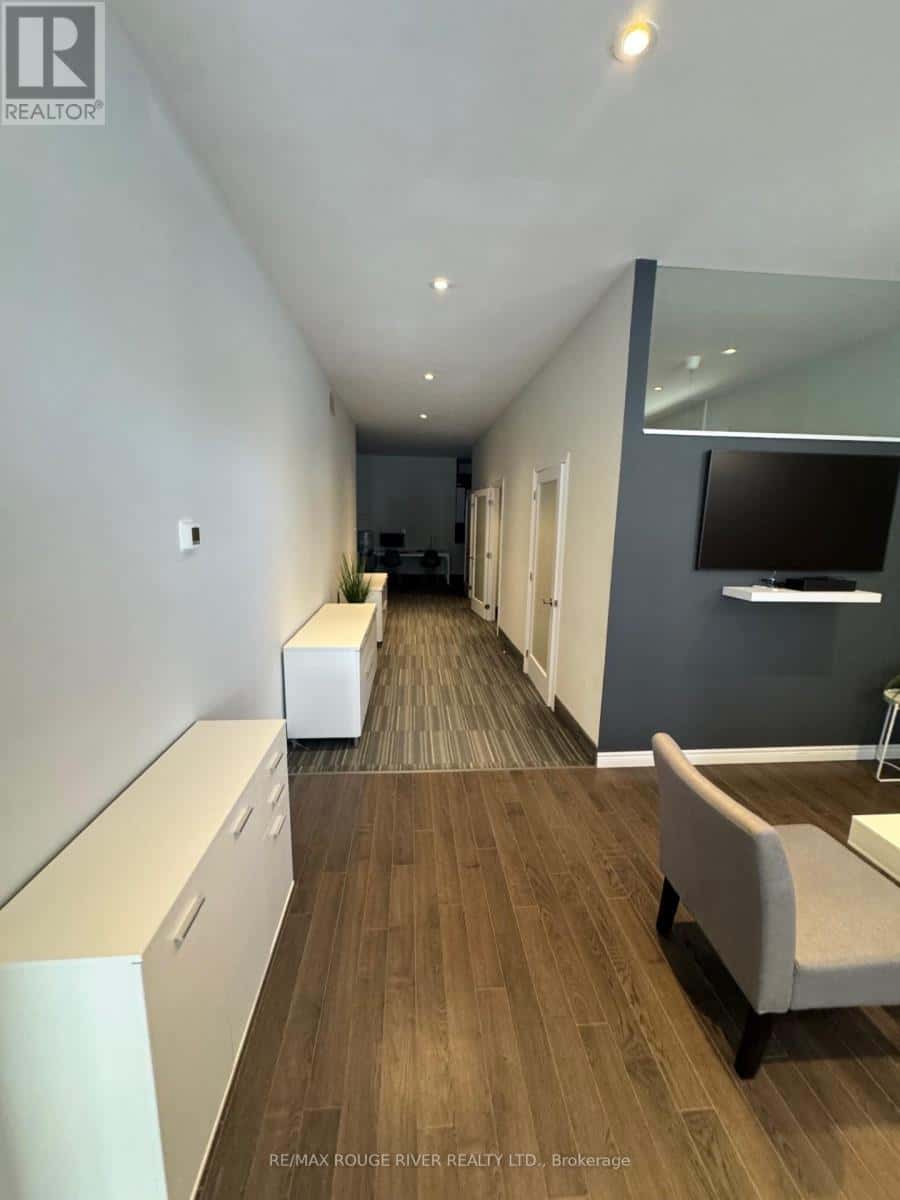 269 CHARLOTTE STREET — Peterborough (Town Ward 3), Ontario - Photo 5 of 20