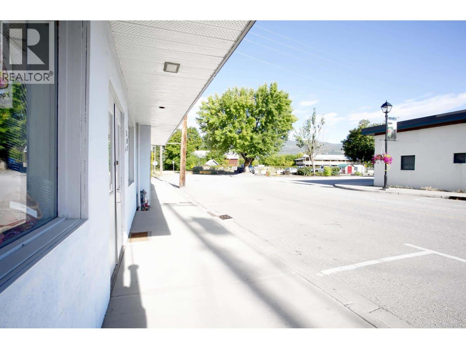 509 Mill Avenue — Enderby, British Columbia - Photo 2 of 24