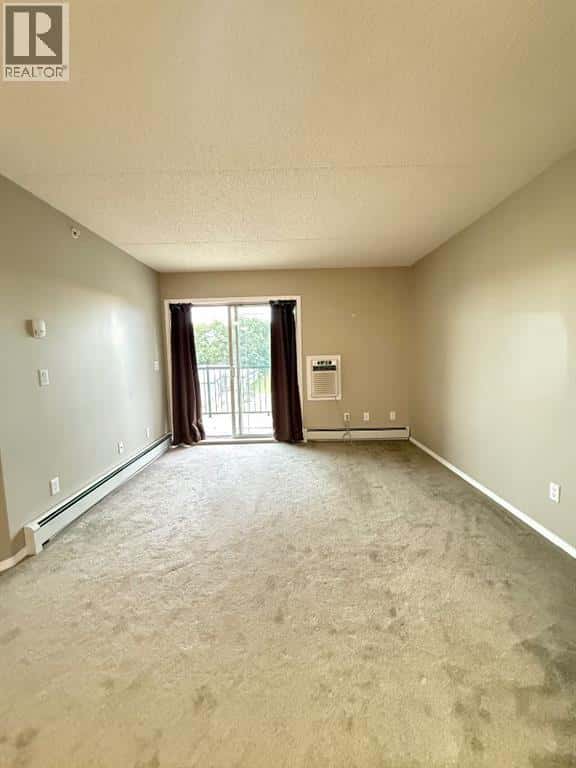 302, 4646 55th Avenue — High Prairie, Alberta - Photo 4 of 15