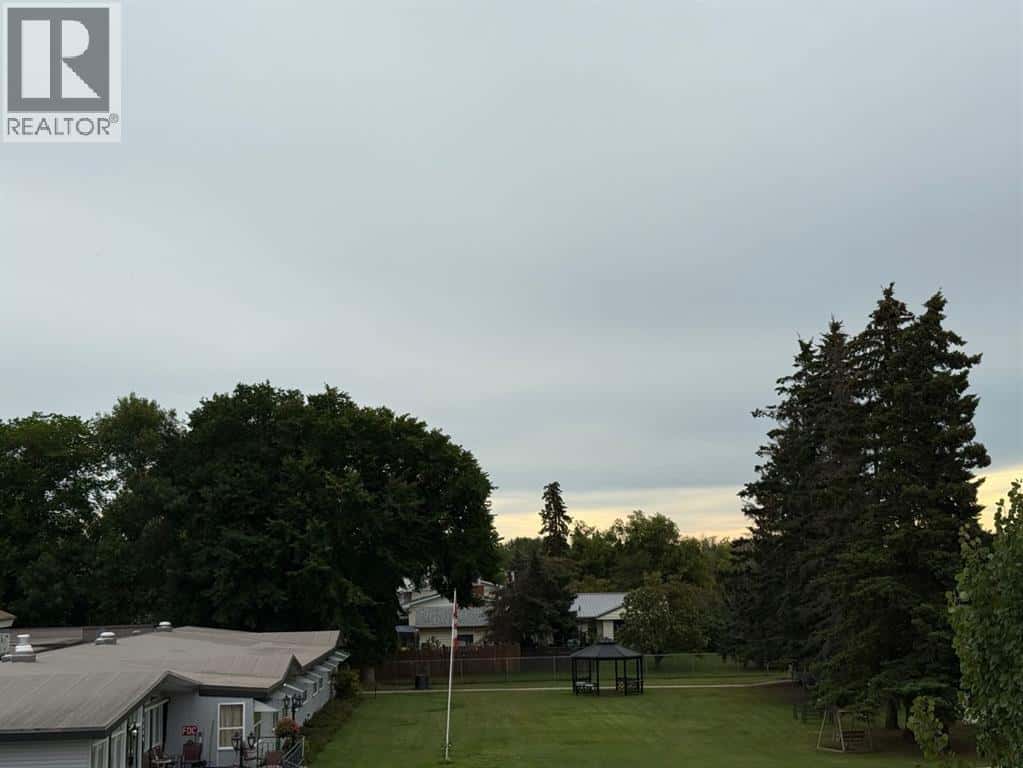 302, 4646 55th Avenue — High Prairie, Alberta - Photo 2 of 15