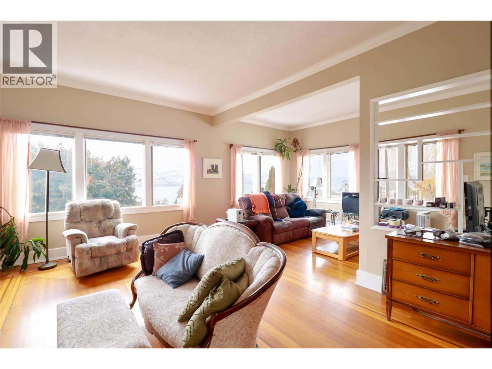 1050 Aikens Loop — Naramata, British Columbia - Photo 3 of 22