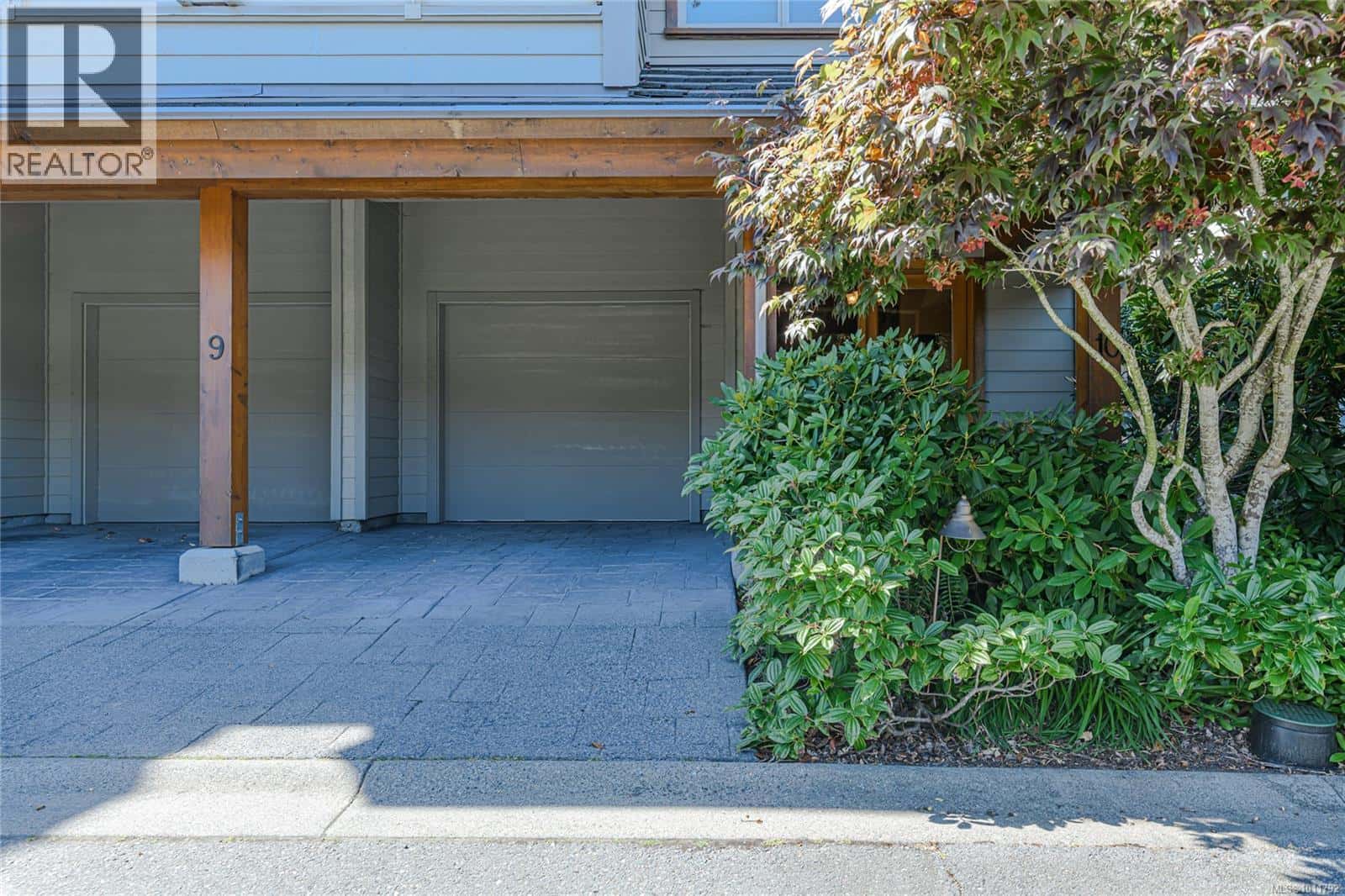 10 115 Upper Ganges Rd — Salt Spring, British Columbia - Photo 3 of 40