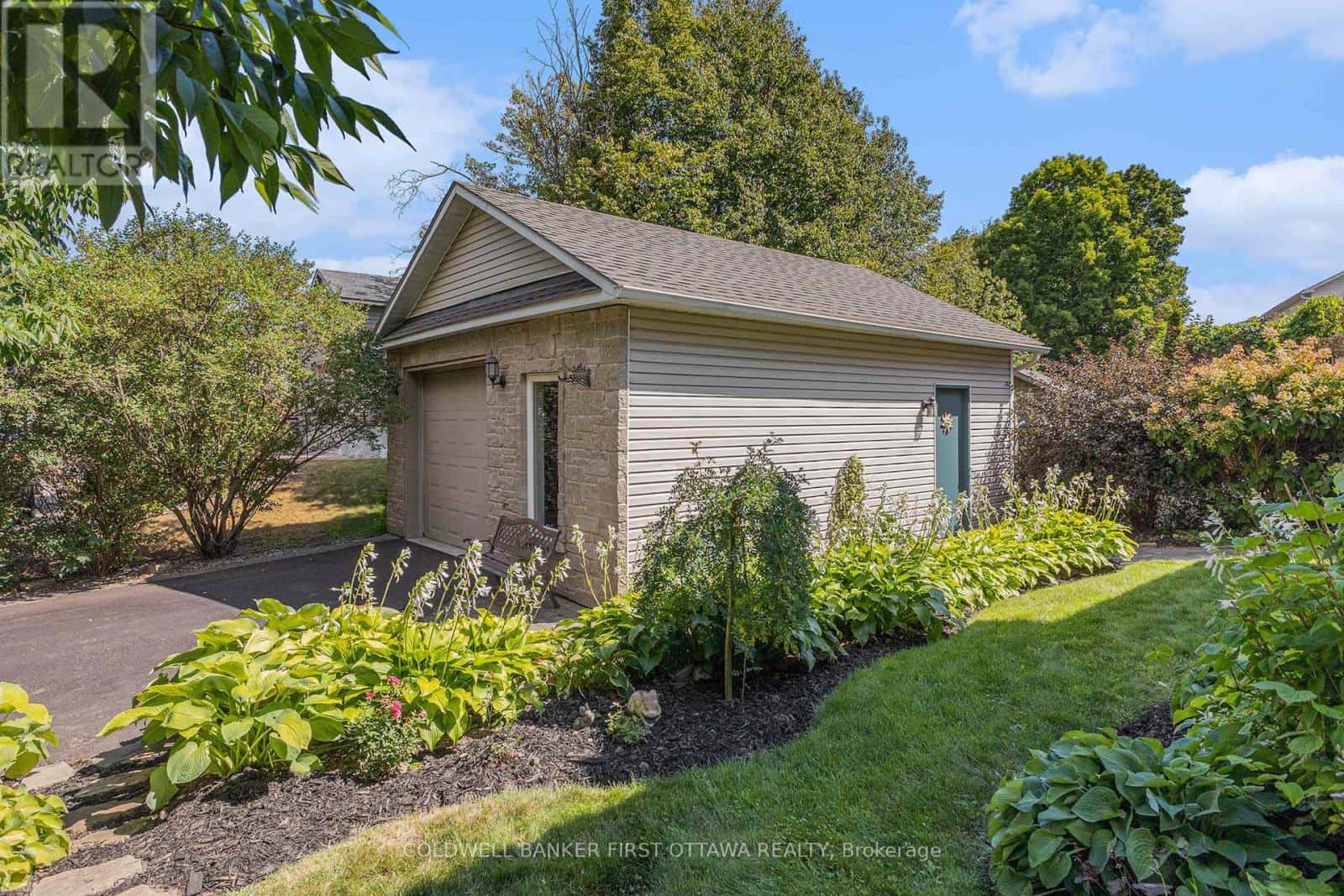 475 MOFFATT STREET — Carleton Place, Ontario - Photo 5 of 34