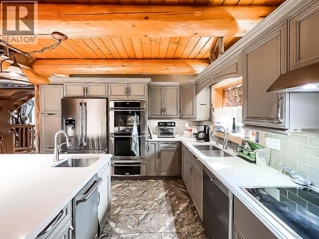 19132 TWP 825 — Rural Northern Sunrise County, Alberta - Photo 4 of 49