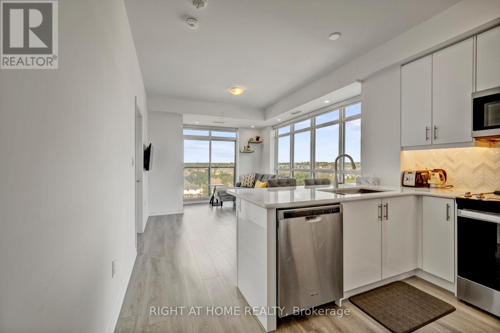 705 - 450 DUNDAS STREET E — Hamilton (Waterdown), Ontario - Main photo