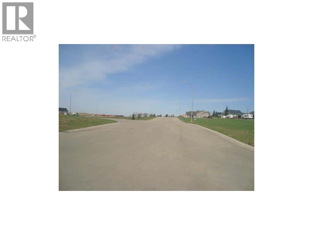 3 Evron Place — Trochu, Alberta - Photo 4 of 23