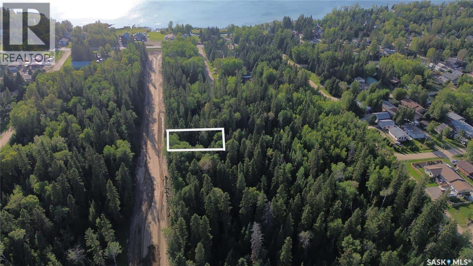 27 Black Spruce DRIVE — Candle Lake, Saskatchewan - Photo 2 of 5