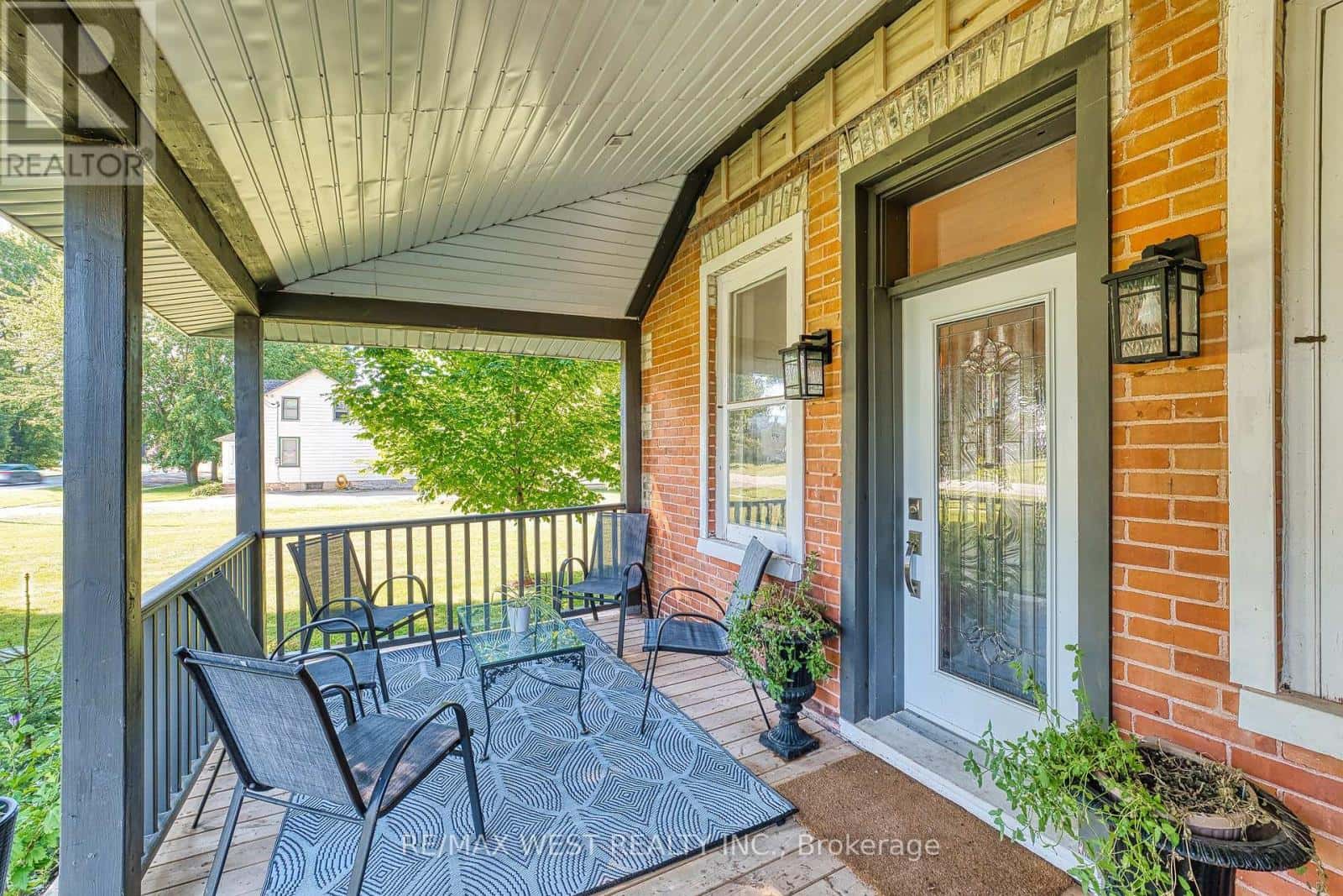 3030 PATRICK STREET — Howick, Ontario - Photo 3 of 17