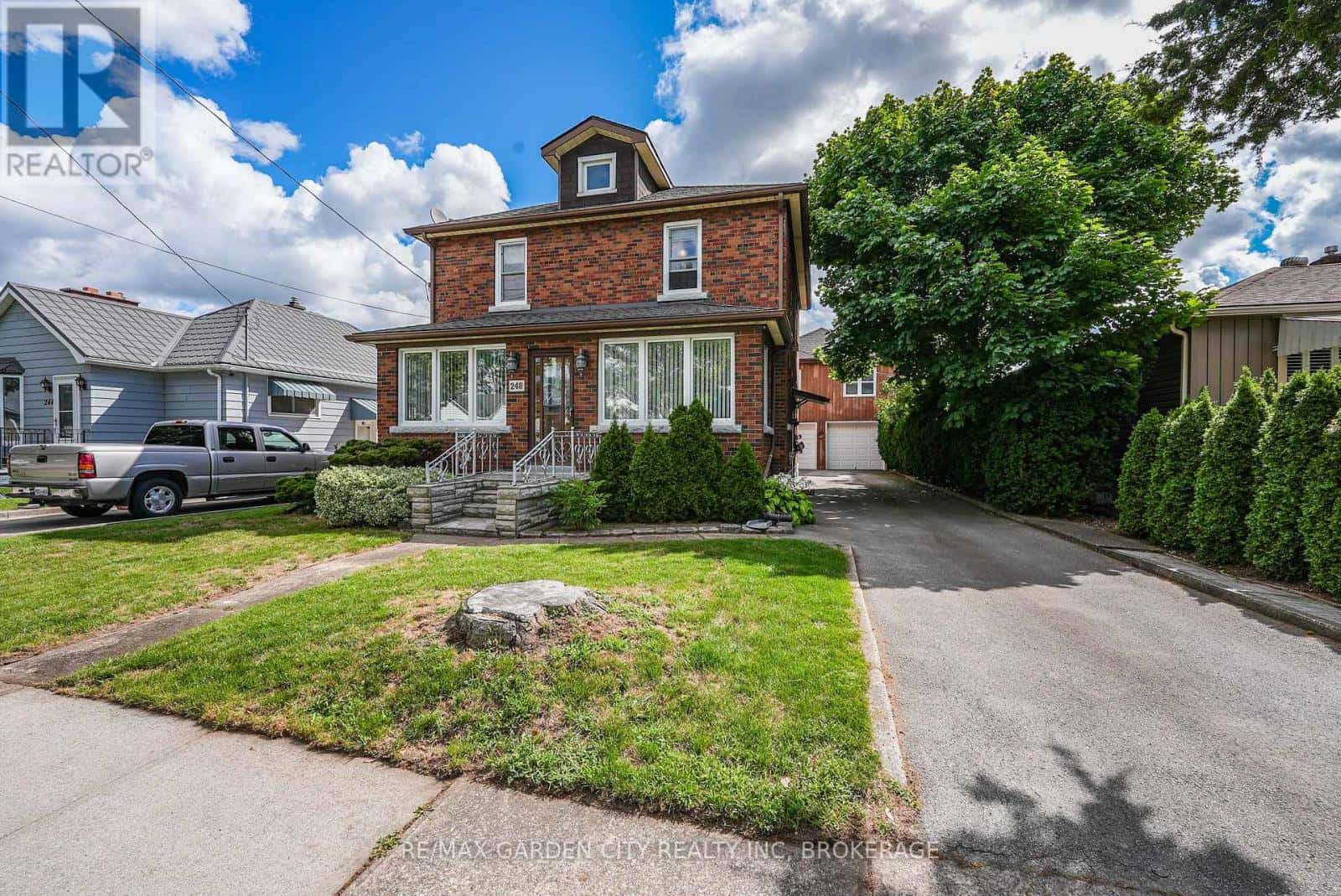 248 WALLACE AVENUE S — Welland (Lincoln/Crowland), Ontario - Photo 2 of 48