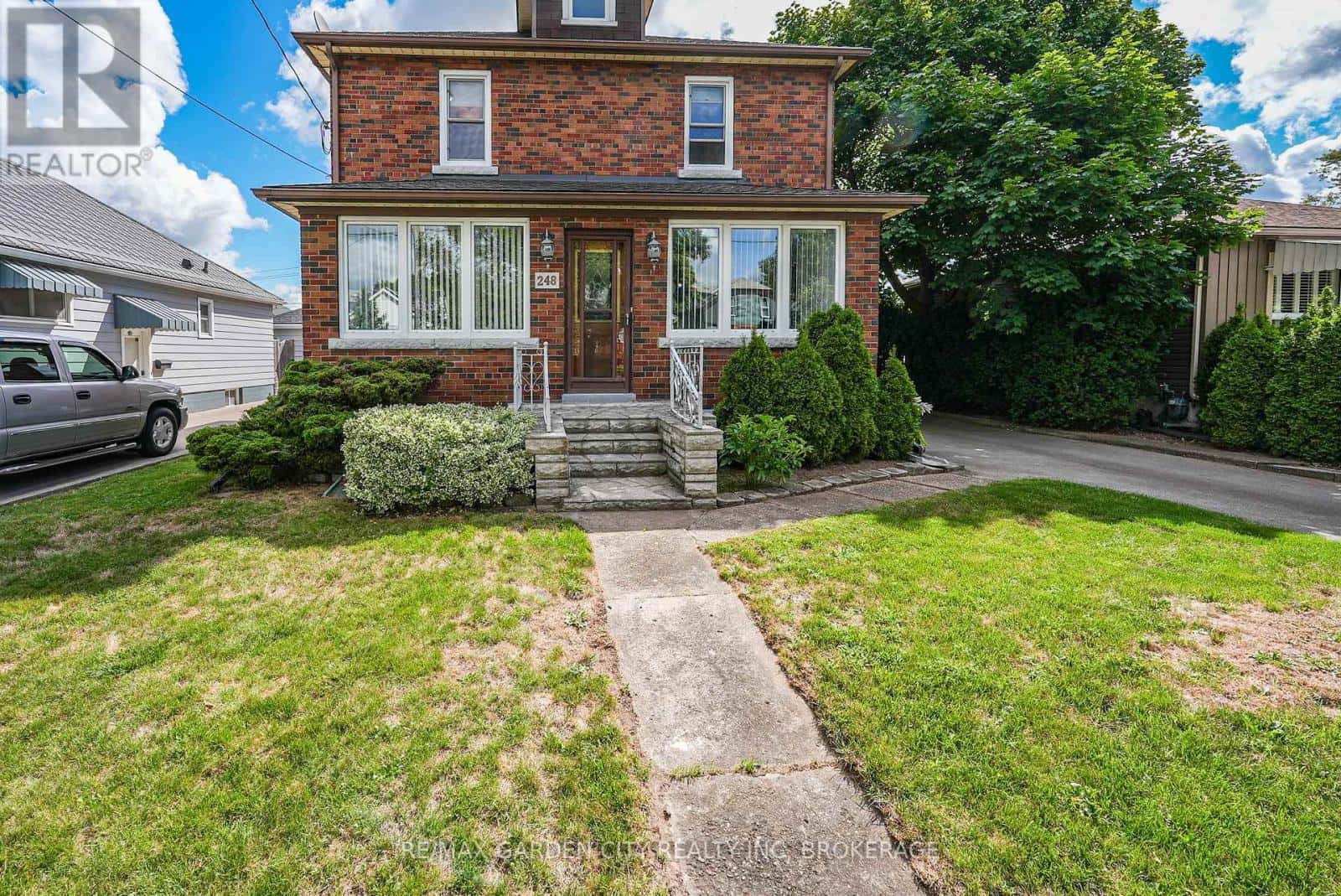 248 WALLACE AVENUE S — Welland (Lincoln/Crowland), Ontario - Photo 3 of 48