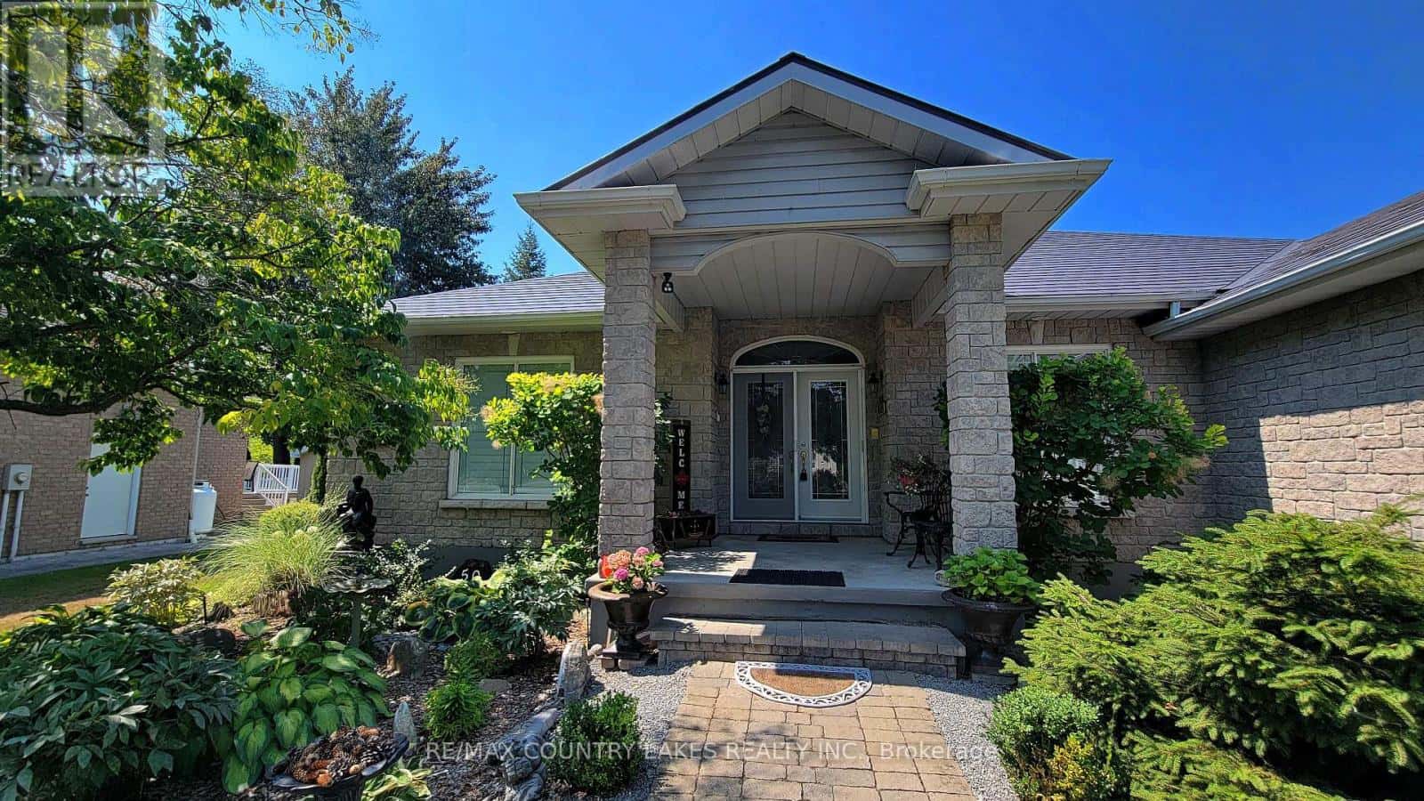 Home in Ramara (Brechin)