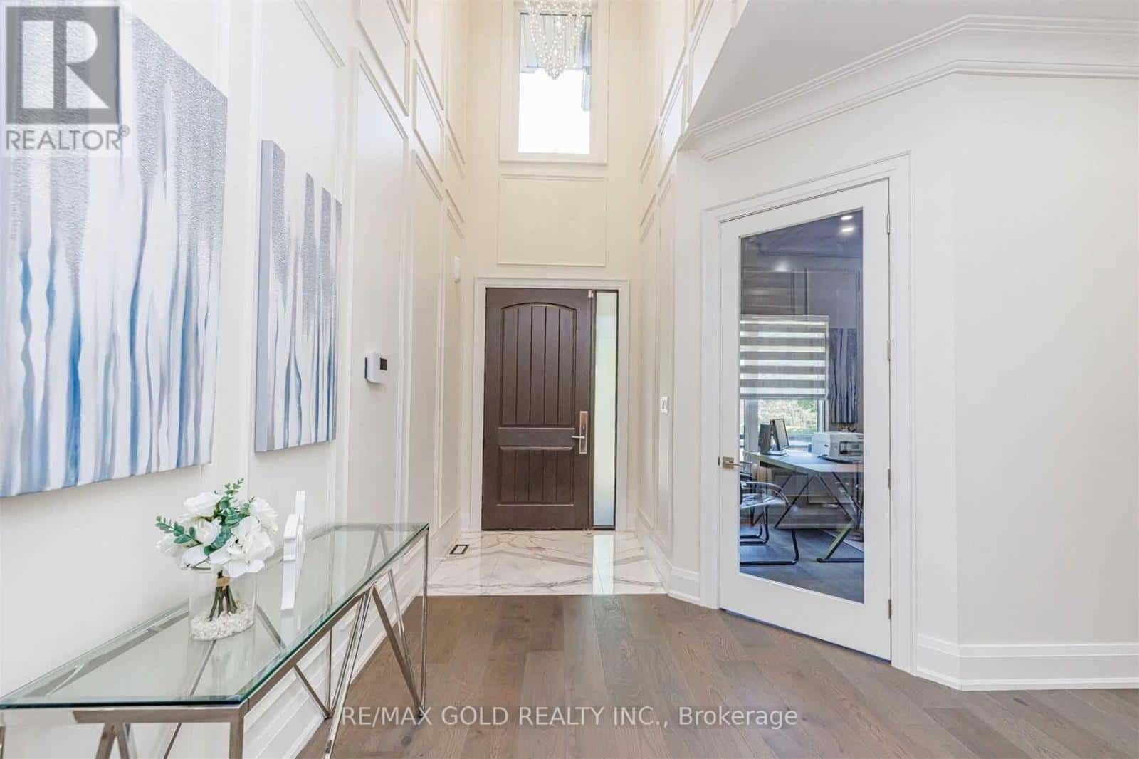 135 MILL STREET S — Brampton (Downtown Brampton), Ontario - Photo 3 of 47