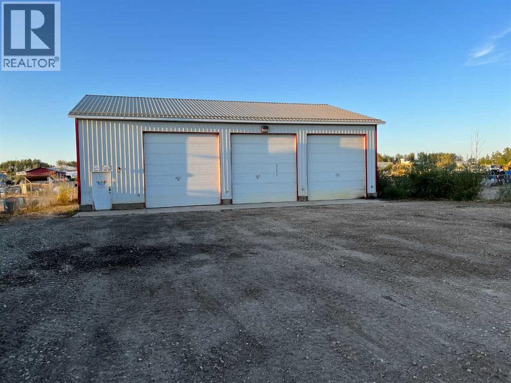 106 1 Street — Fox Creek, Alberta - Main photo