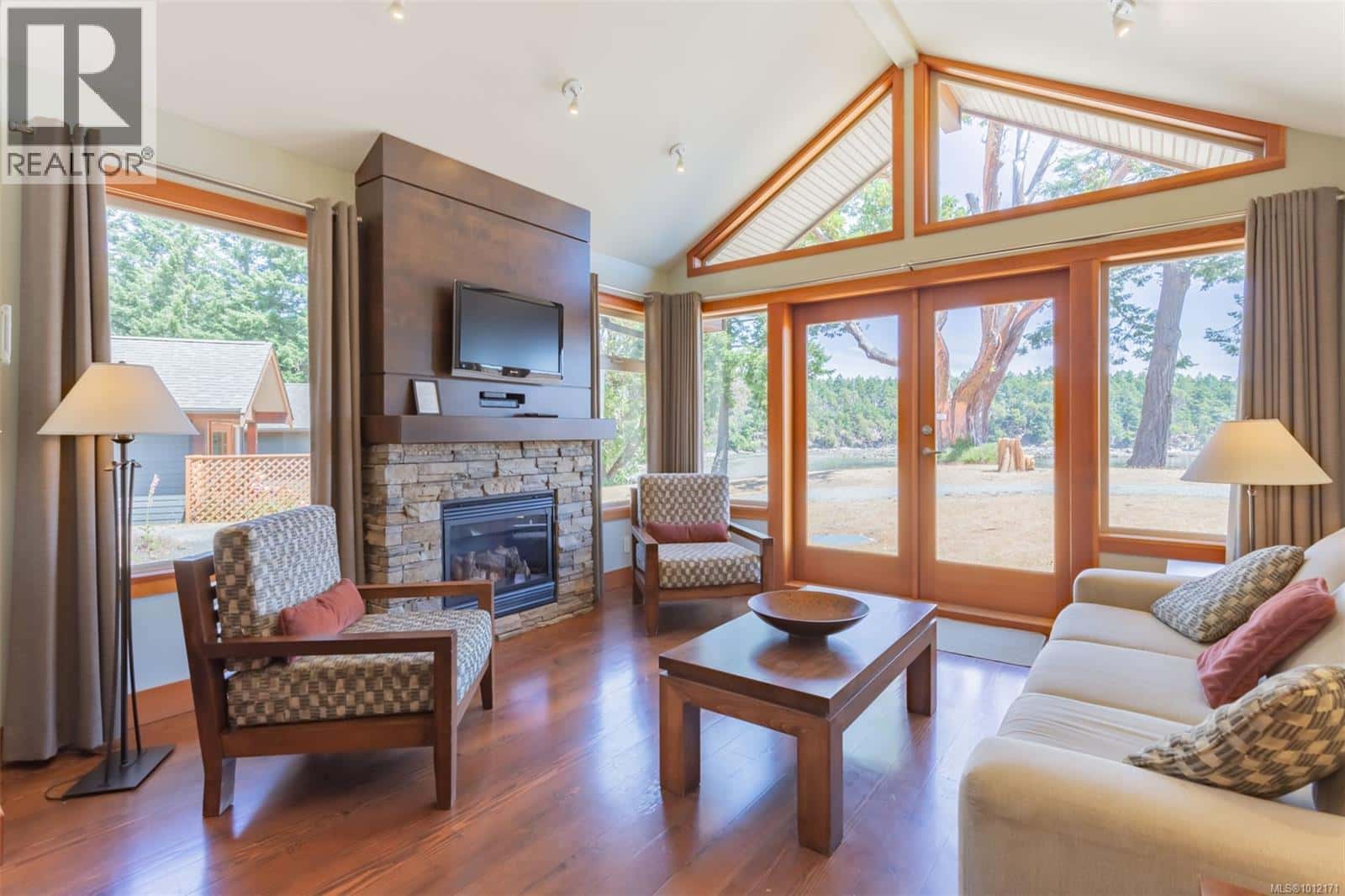 108B1 494 Arbutus Dr — Mayne Island, British Columbia - Photo 5 of 23