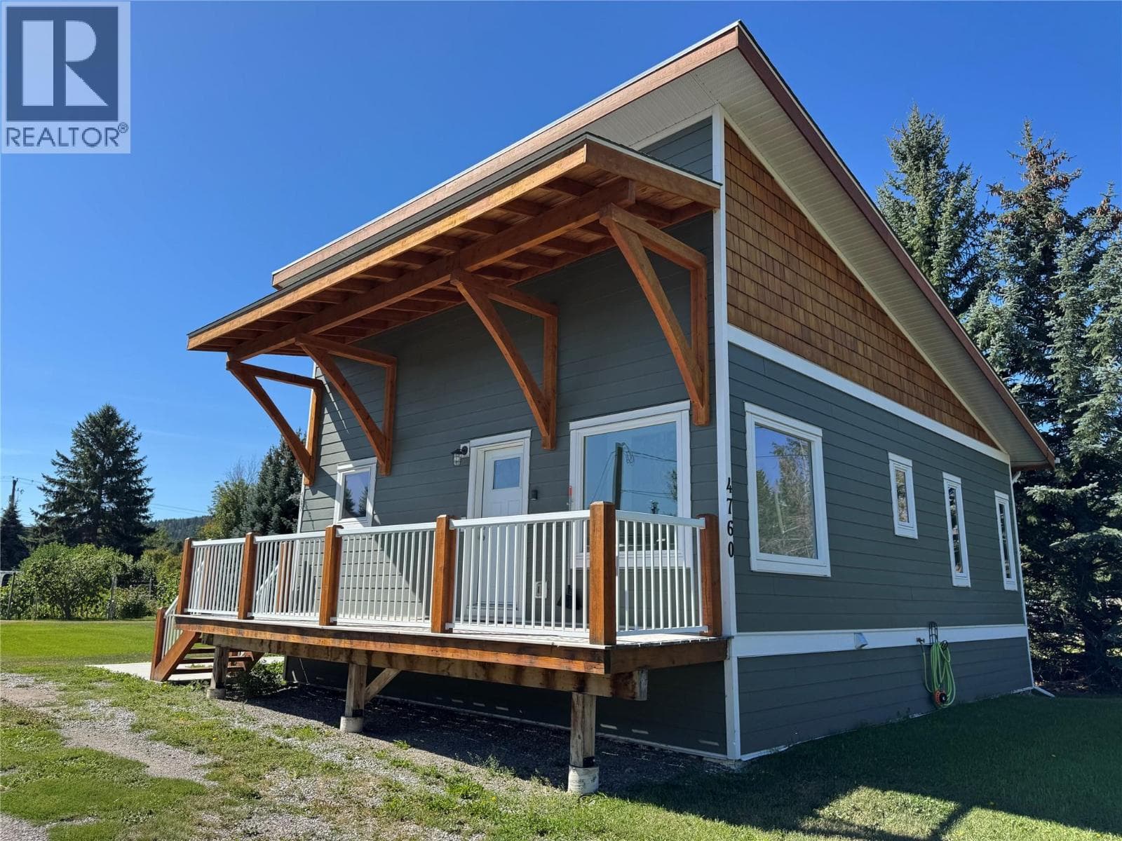 4760 WILLOW Avenue — Canal Flats, British Columbia - Main photo