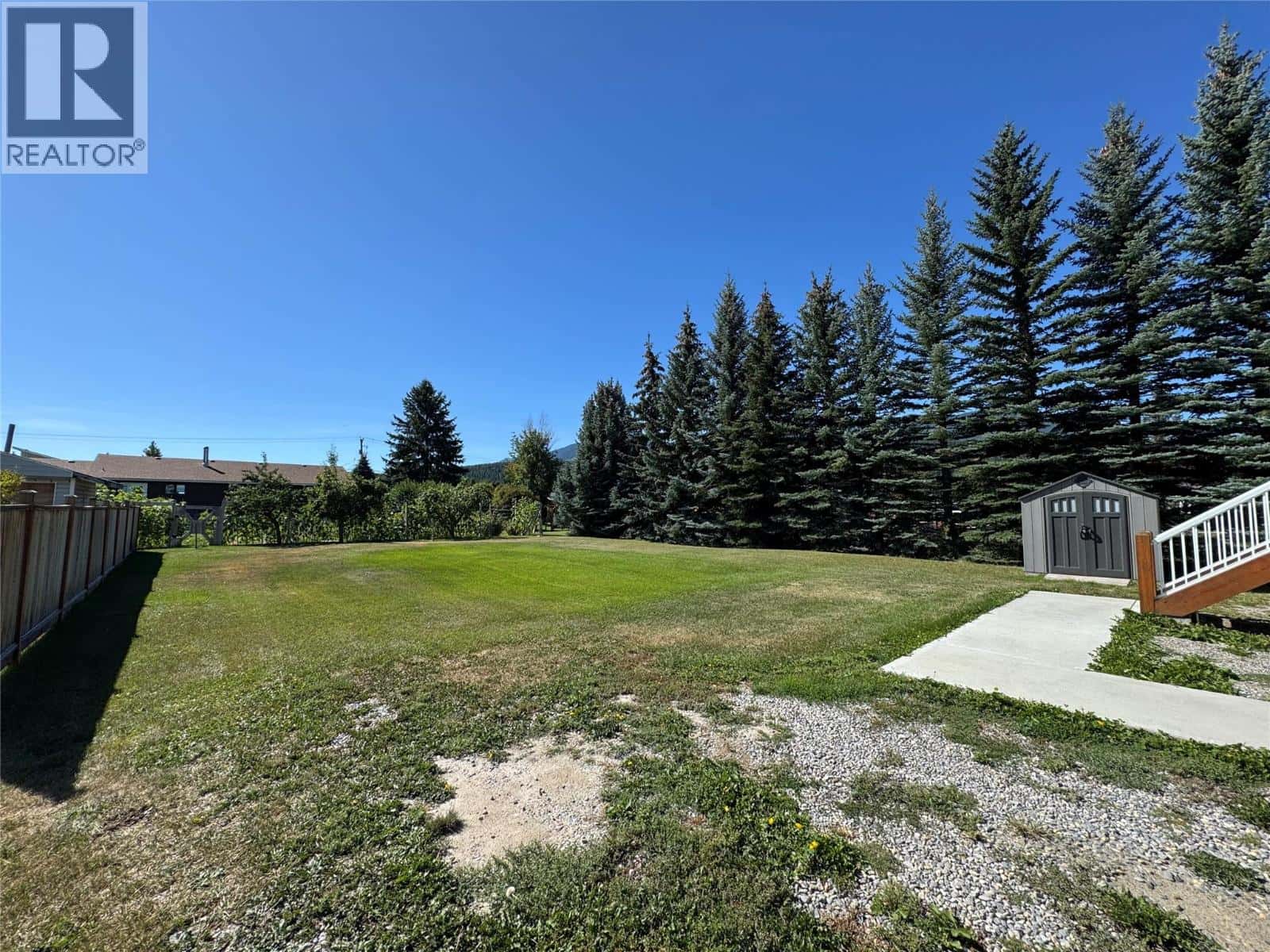 4760 WILLOW Avenue — Canal Flats, British Columbia - Photo 3 of 25