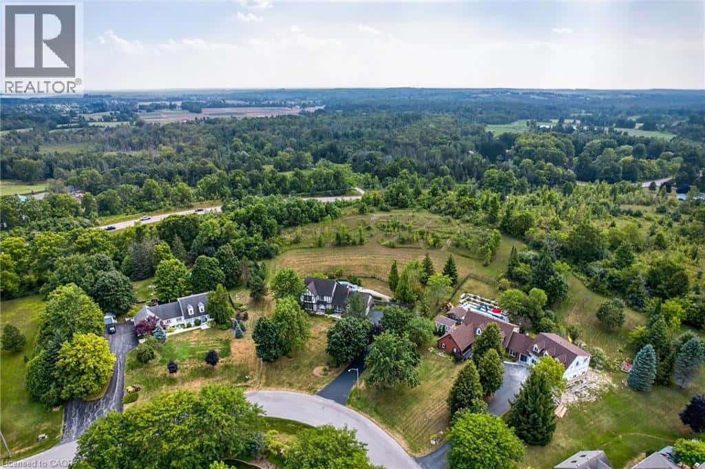 22 WENEIL Drive — Freelton, Ontario - Photo 3 of 47