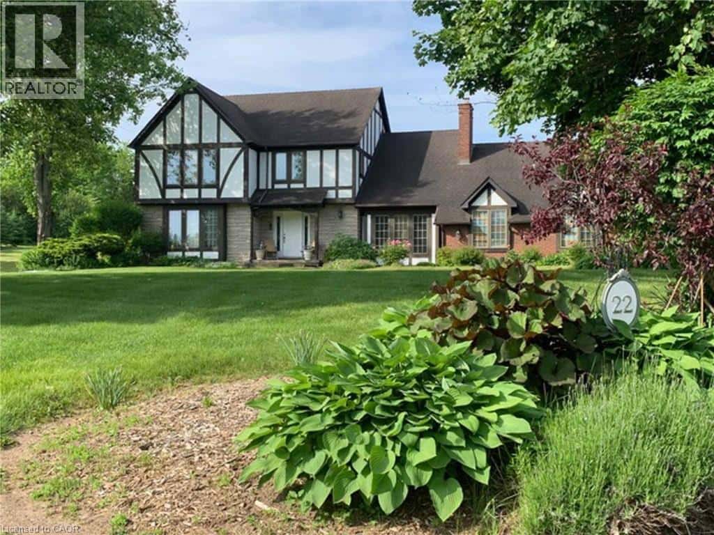 22 WENEIL Drive — Freelton, Ontario - Photo 2 of 47