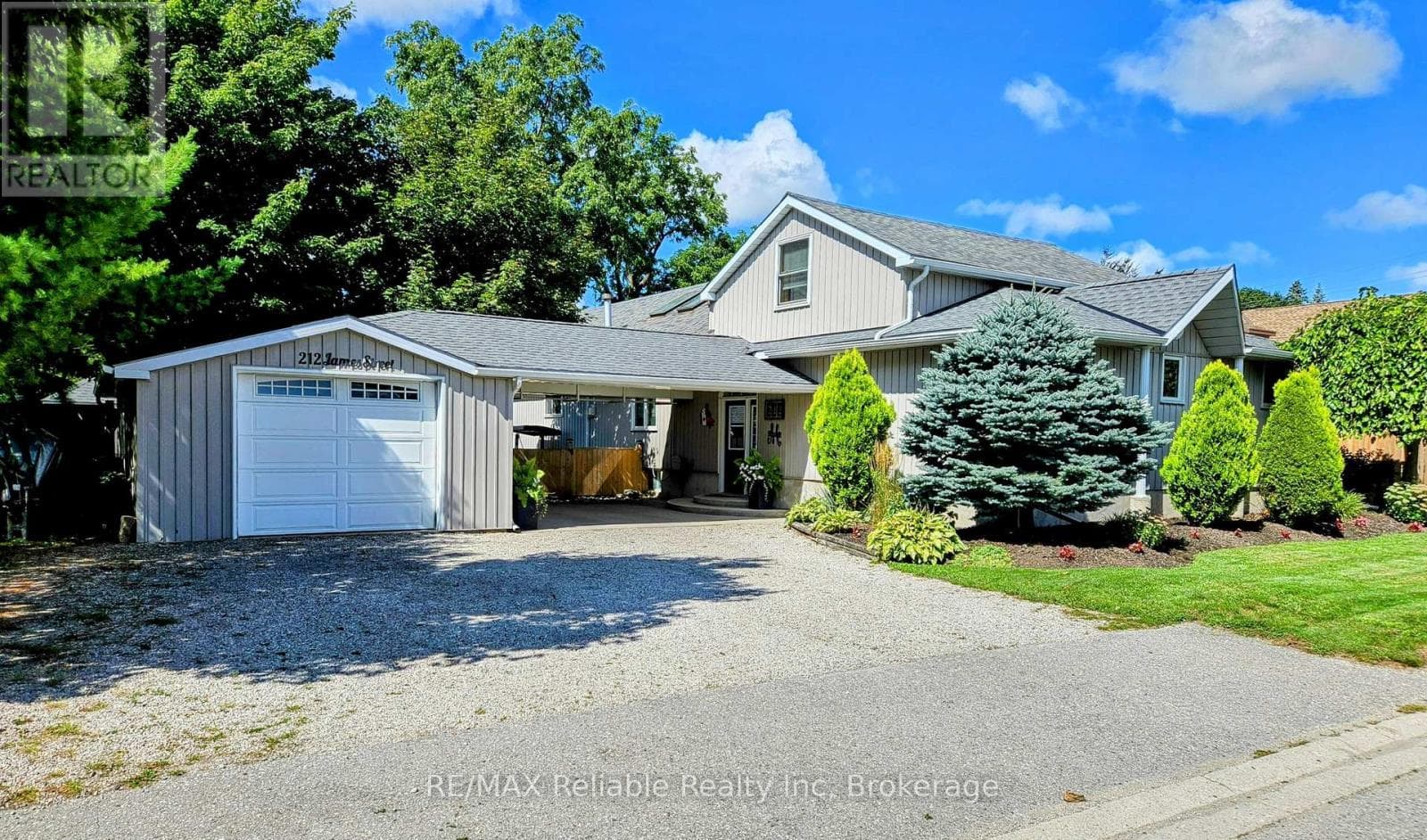 212 JAMES STREET — Central Huron (Clinton), Ontario - Main photo