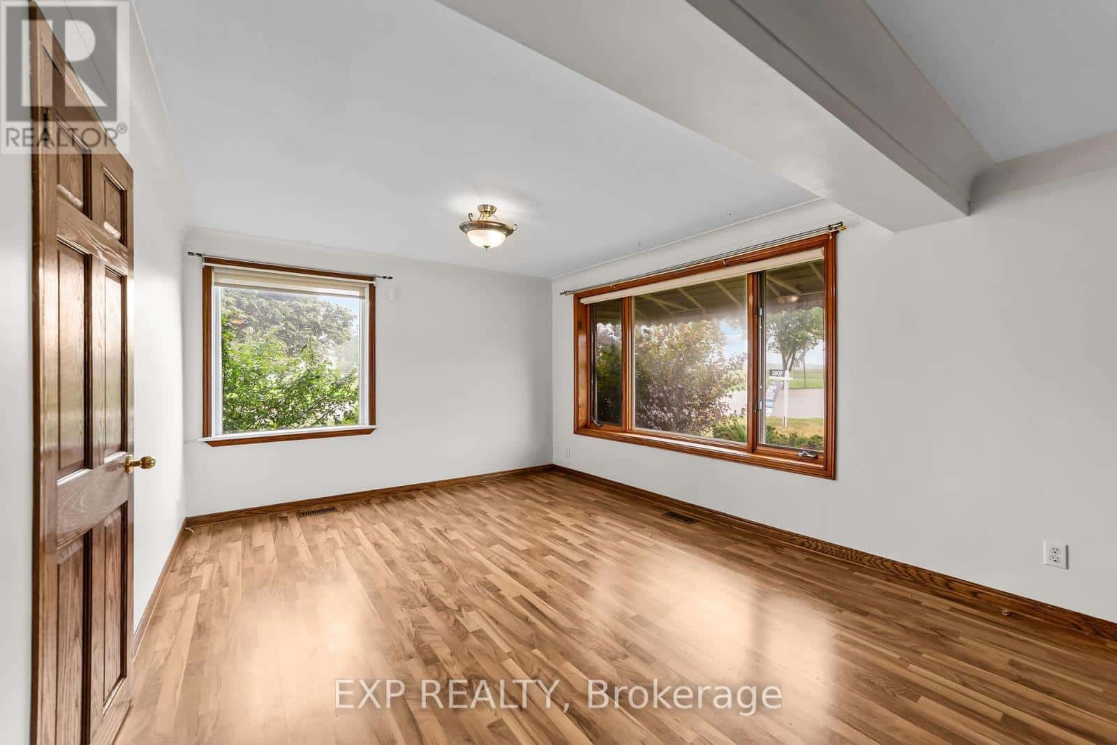 21332 WILSON STREET — Middlesex Centre (Delaware Town), Ontario - Photo 5 of 39