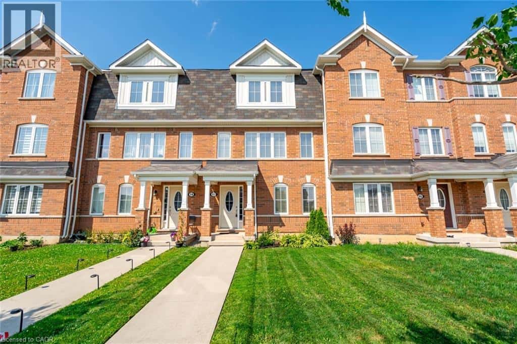 230 AVONSYDE Boulevard Unit# 15 — Waterdown, Ontario - Photo 2 of 41