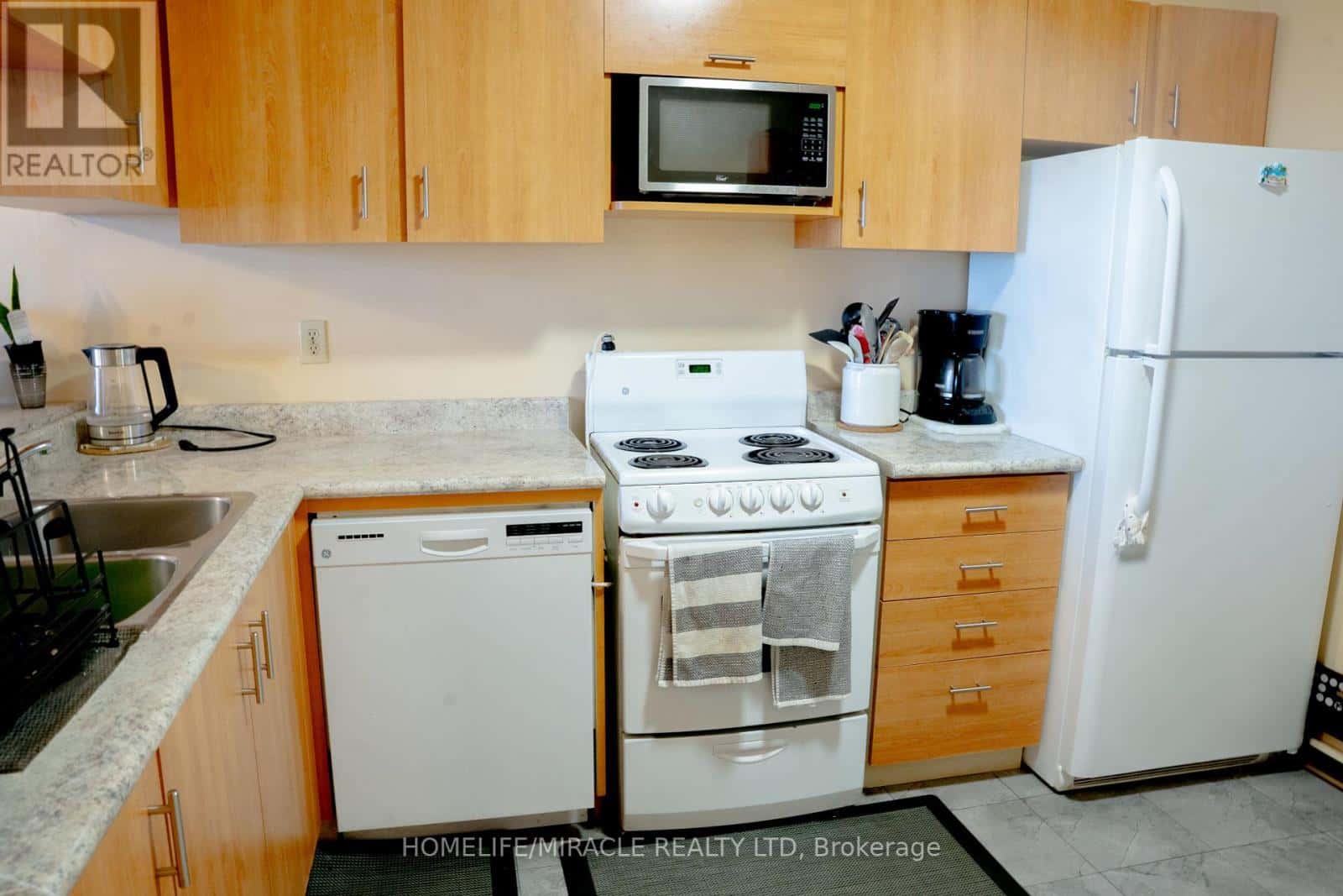 1401 - 234 ALBION ROAD — Toronto (Elms-Old Rexdale), Ontario - Photo 4 of 23