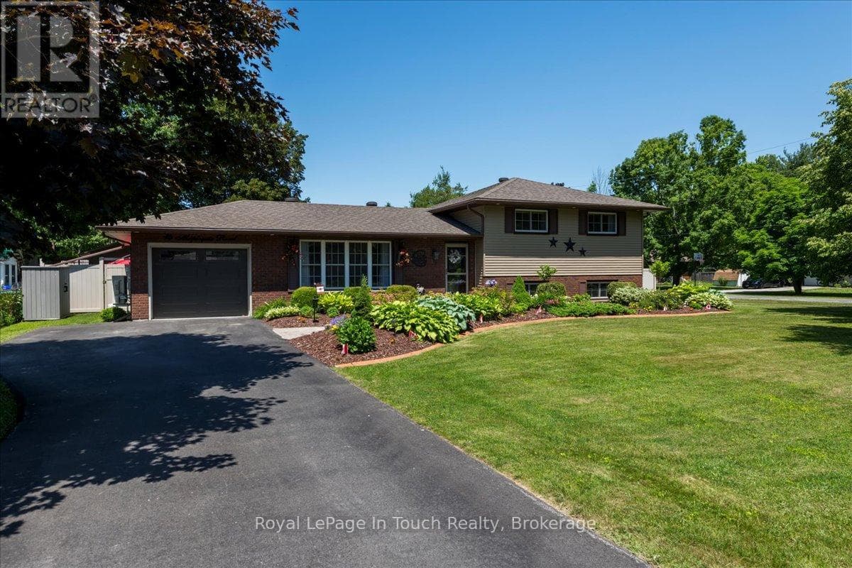 14 MAPLEGATE ROAD — Tiny (Wyevale), Ontario - Main photo