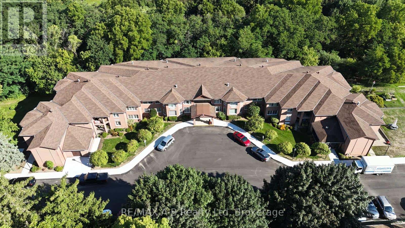 104 - 22 ST. ANDREW STREET N — St. Marys, Ontario - Photo 2 of 41