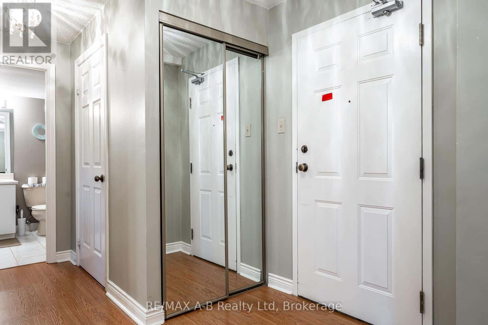 104 - 22 ST. ANDREW STREET N — St. Marys, Ontario - Photo 4 of 41