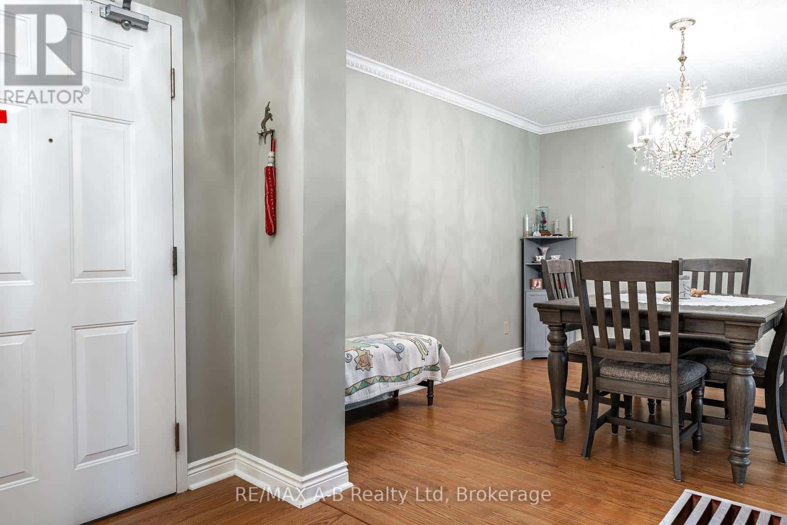 104 - 22 ST. ANDREW STREET N — St. Marys, Ontario - Photo 5 of 41