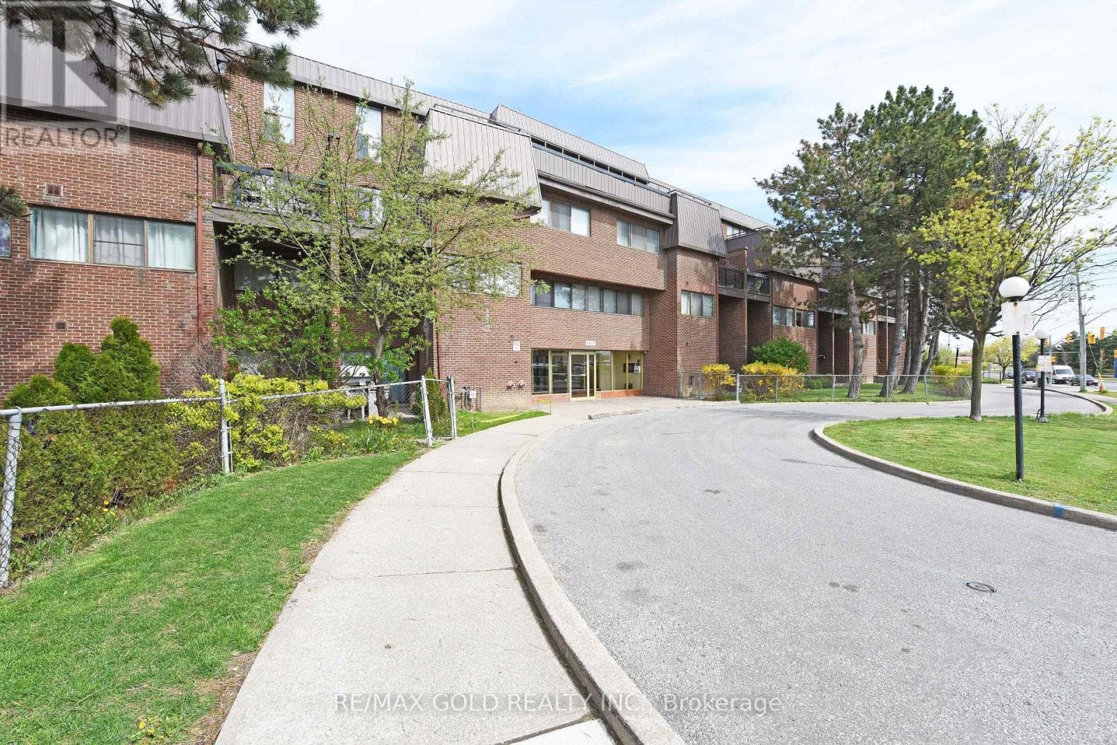 117 - 3455 MORNING STAR DRIVE — Mississauga (Malton), Ontario - Main photo