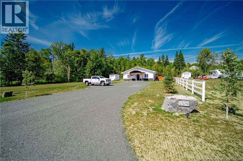 579 Main Street — Doaktown, New Brunswick - Photo 2 of 42