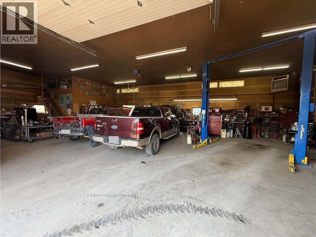 2018 19 Avenue — Nanton, Alberta - Photo 2 of 22