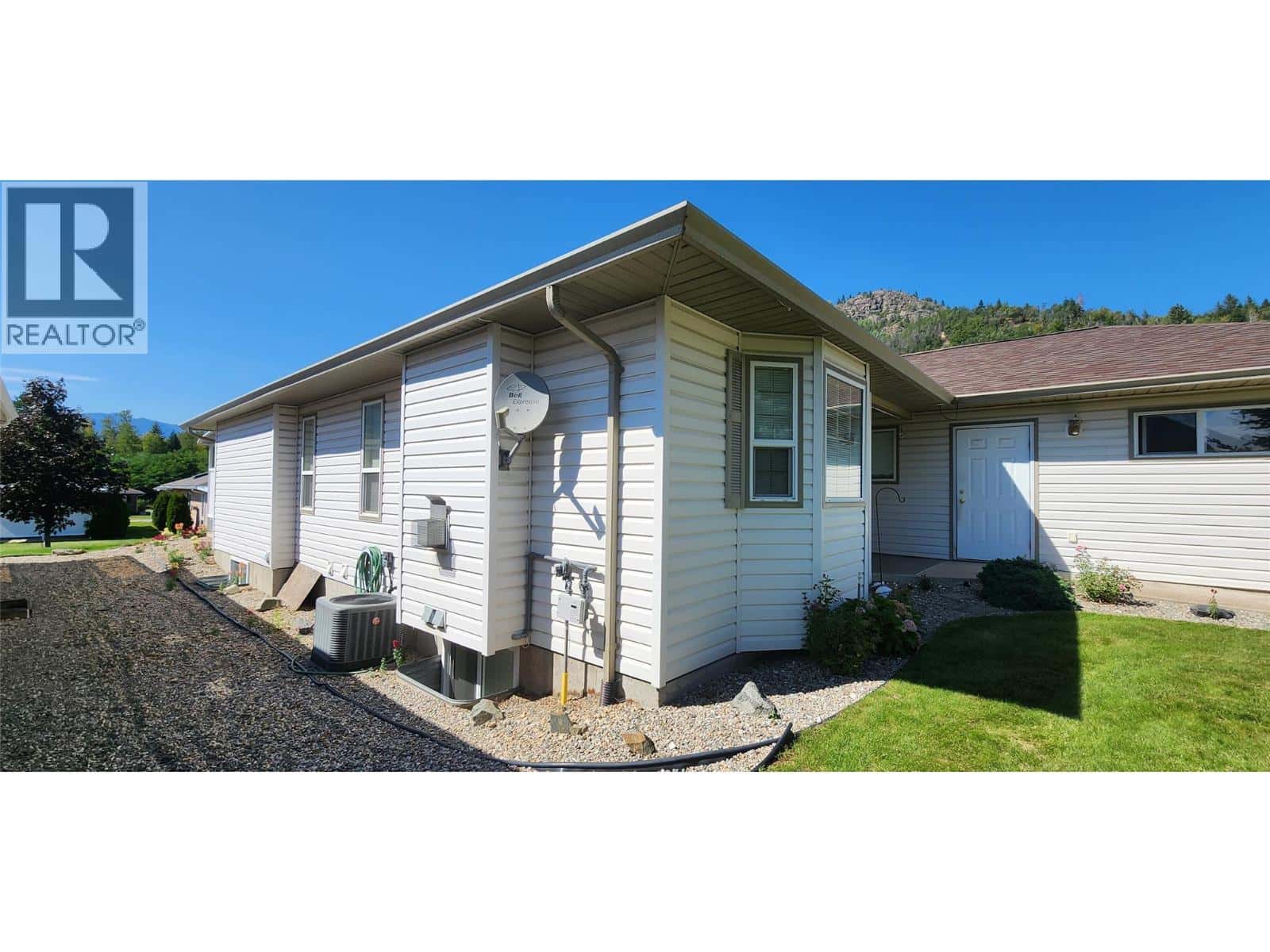 7661 Crema Drive — Trail, British Columbia - Photo 5 of 37