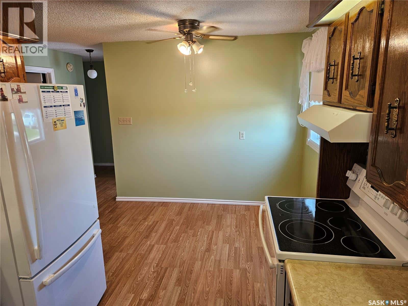 30 centennial CRESCENT — Melville, Saskatchewan - Photo 3 of 33