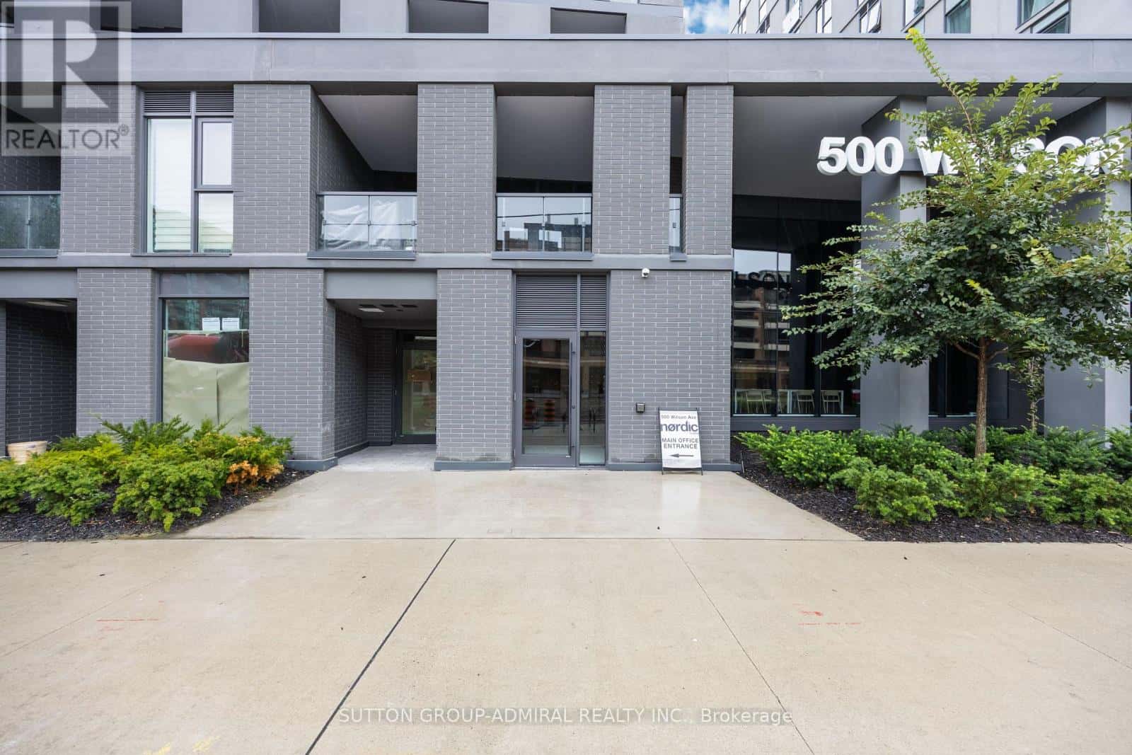 Toronto (Clanton Park), Ontario — Toronto (Clanton Park), Ontario - Photo 2 of 33