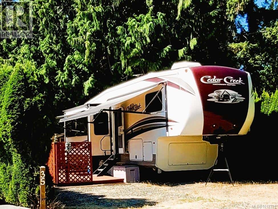 6050 Island Highway West 35