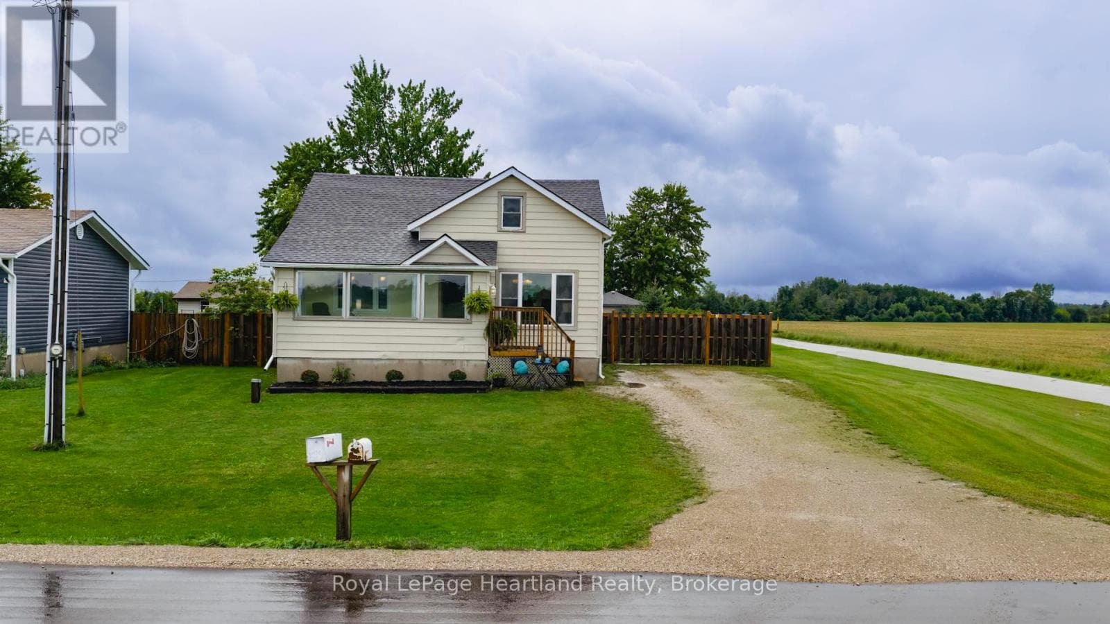 41553 SUMMERHILL ROAD S — Central Huron (Hullett), Ontario - Main photo