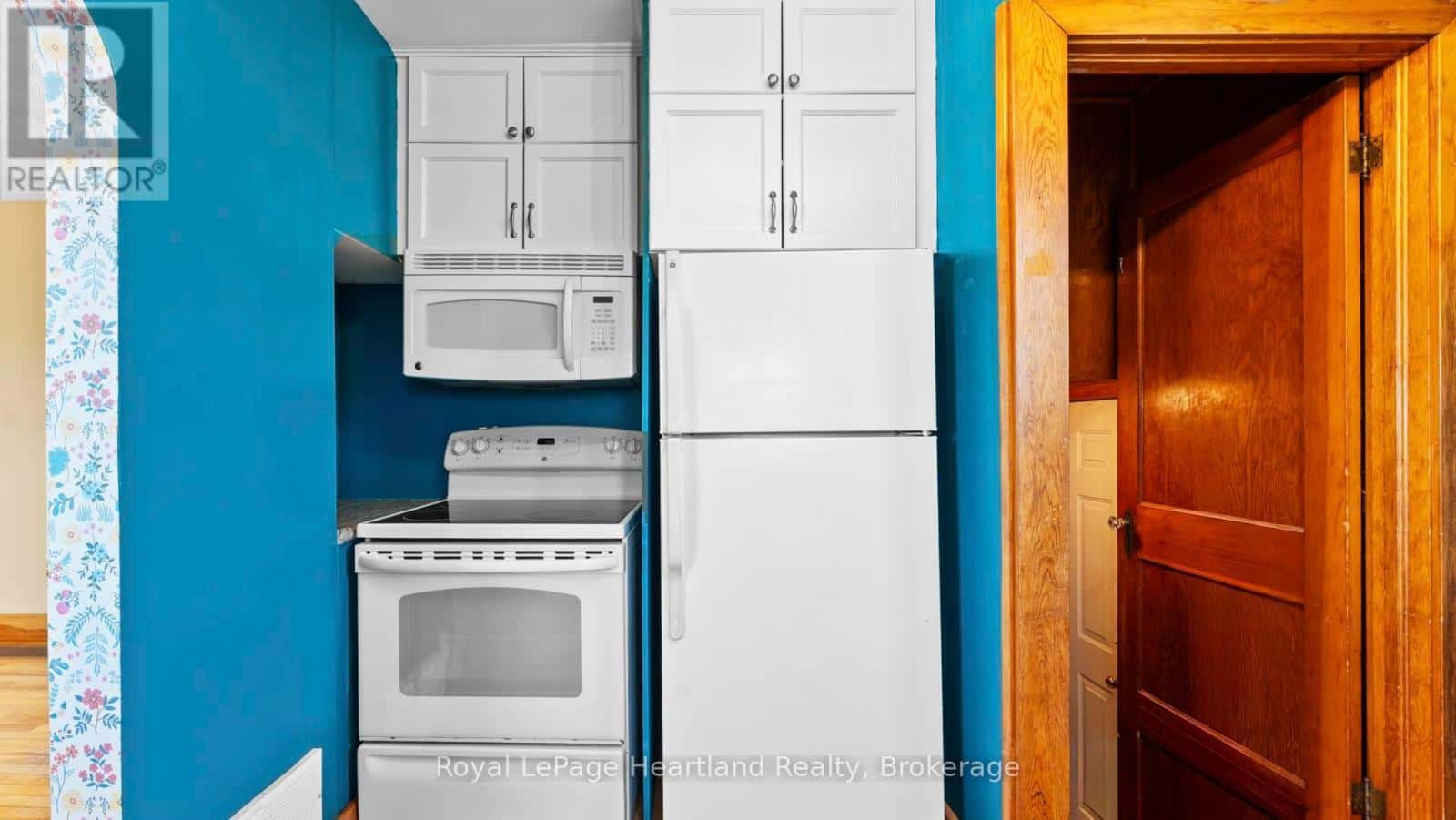 41553 SUMMERHILL ROAD S — Central Huron (Hullett), Ontario - Photo 4 of 30