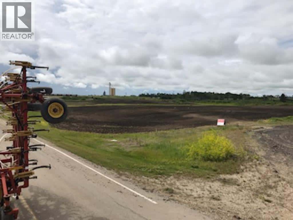 9001 90 Street — Sexsmith, Alberta - Photo 4 of 11