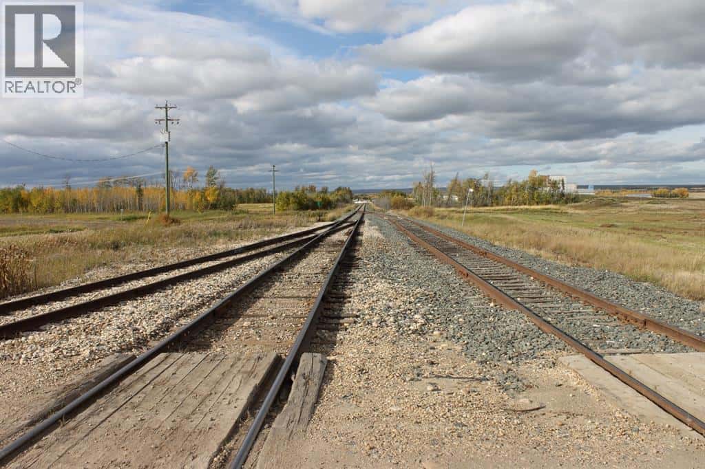 9001 90 Street — Sexsmith, Alberta - Photo 5 of 11