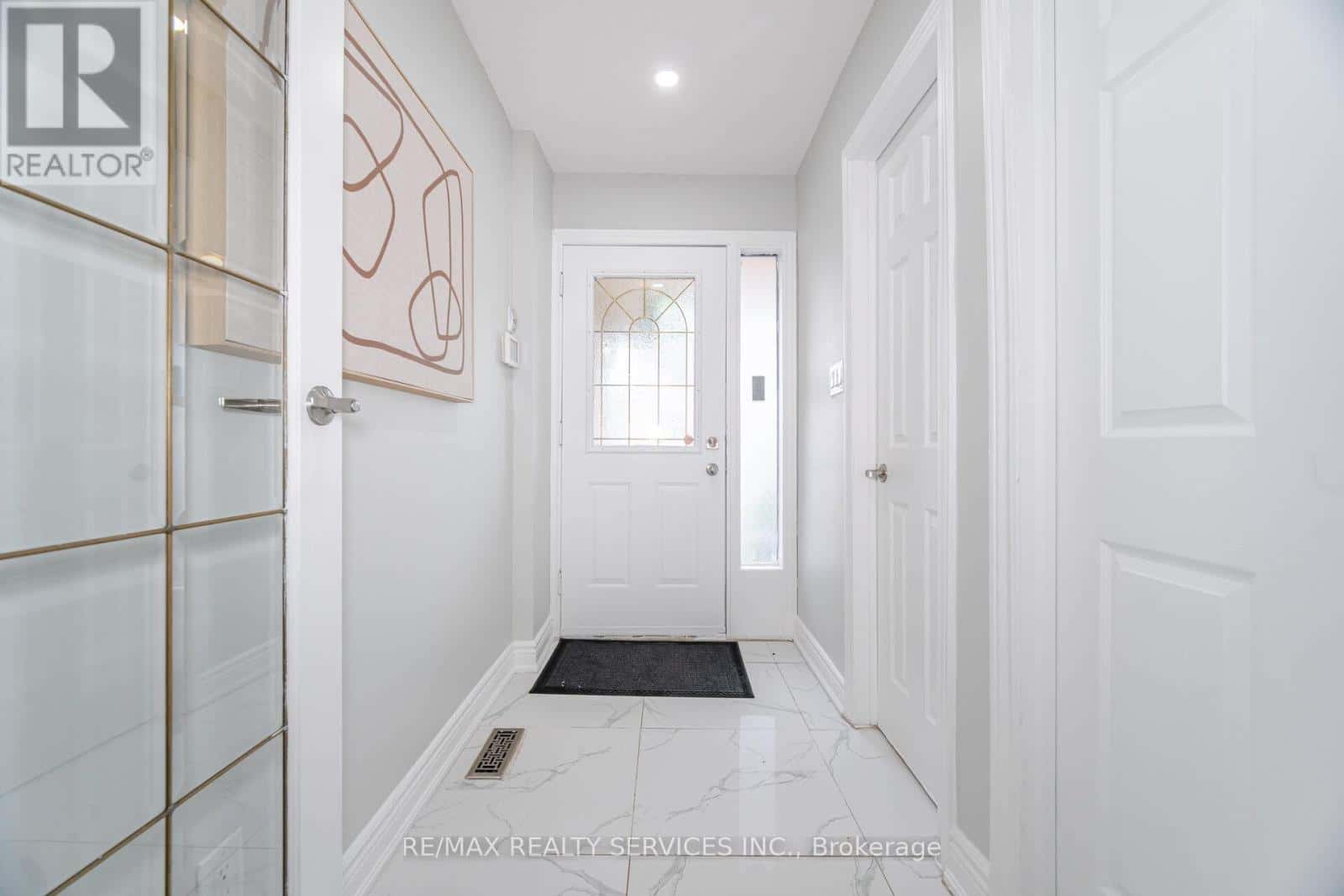 65 - 3525 BRANDON GATE DRIVE — Mississauga (Malton), Ontario - Photo 4 of 50